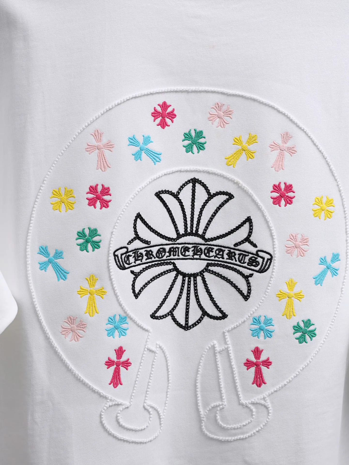 P170 Chrome Hearts* 2꯭0꯭2꯭6 new spring and summer style ❤️ Original ⌚️ high version Chrome Hearts The fabric is made of 280 grams of high-density pure cotton. It does not deform or shrink. Process introduction: double thread movement on the chest. The back panel uses overlapping embroidery🪡 process➕the back panel towel rope embroidery process. Color: White SIZE: S-XXL